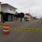 Algunas vías aledañas a los colegios permanecen cerradas, por precaución.