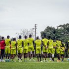 Barcelona cerró sus entrenamientos de este viernes con una charla general