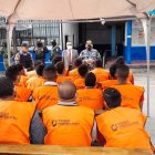 Entrevistas. Una de las jornadas del censo penitenciario. Internos reciben una charla de un funcionario.