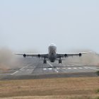REANUDAN LAS OPERACIONES DEL AEROPUERTO Y LOS VUELOS LUEGO DEL CIERRE DEL AEROPUERTO POR TRABAJOS DE MANTENIMIENTO Y REPARACIÓN DE LA PISTA DE ATERRIZAJE |
EN EL AEROPUERTO JOSÉ JOAQUÍN DE OLMEDO SE REANUDARON LOS VUELOS LOCALES E INTERNACIONALES 2 DE SEPTIEMBRE DEL 2019 GUAYAQUIL-ECUADOR