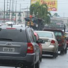 La avenida 25 de Julio a la altura de la Floresta soporta un ato tráfico vehicular, por lo que se consideró la construcción de la solución vial.