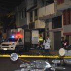 Ambato. Elementos de la Policía aparecen en el lugar del atentado.