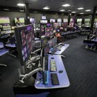 Vista de la sala de control del grupo beIN, canal oficial del Mundial de Qatar 2022.