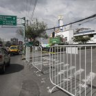 Acceso.  Residentes y trabajadores podrán pasar dentro del perímetro presentando una planilla de servicio básico o credencial laboral.