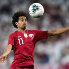 Akram Afif es de los futbolistas más peligroso que tiene la selección local de Qatar.