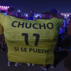 Los ecuatorianos en Qatar, durante el banderazo.