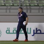 El entrenador de cabeza de Costa Rica Luis Fernando Suarez dirige una sesión de formación del equipo aguantado en Al Ahli S.D., en Doha, Qatar, 19 noviembre 2022, en vísperas de partido de fútbol de la inauguración de FIFA Qatar de Taza Mundial 2022 entre Qatar y Ecuador.