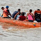 Una niña ecuatoriana de nueve años murió en el naufragio de una lancha en donde iban más de 30 personas compatriotas en su intento de llegar a Estados Unidos.