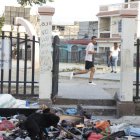 En el botadero de basura meten mano hasta los perros. Este se ubica frente a la cooperativa Assad Bucaram, en el otro extremo.