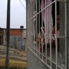 Sujetos dispararon contra la ventana de una vivienda en flor de bastión, bloque #21, resultando herida una menor