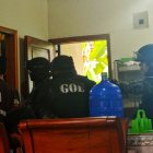 Material. El exfuncionario de control minero tenía oro en su poder y dinero.