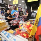LOS LAMACENES DE JUGUETE SE PREPARAN PARA LAS VENTAS DE NAVIDAD JUGUETON, PELUCAS Y POSTIZO Y ESTUARDO SANCHEZ LLENAN SU LOCAL DE JUGUETES 7 DE NOVIEMBRE DEL 2022 GUAYAQUIL-ECUADOR