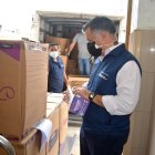 El exgerente Luis Daniel Calle Loffredo durante la entrega de insumos para el hospital.