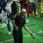 Nadal demostró su calidad con varios golpes de su raqueta, incluso cuando se retiraba la chaqueta