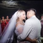 Evento. Ximena Moreira y César Martínez viven en Guayaquil y se casaron en Punta Blanca al pie de la playa.