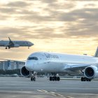 Los pasajeros a bordo de vuelos en la UE podrán utilizar sus teléfonos móviles al máximo de su capacidad y características, al igual que con una red móvil 5G en tierra.