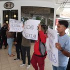 Un plantón se realizó dentro de las instalaciones de la Universidad Católica.