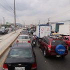 Tráfico. Los carriles estaban saturados en la vía a Daule por un accidente de tránsito que se dio la mañana de este 28 de noviembre.