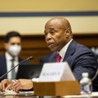 Fotografía de archivo en la que se registró al alcalde de la ciudad de Nueva York, Eric Adams. EFE/Jason Andrew/Pool