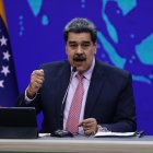 El presidente de Venezuela, Nicolás Maduro, habla durante una rueda de prensa desde el Palacio Miraflores, hoy, en Caracas (Venezuela).