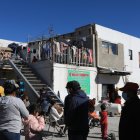Migrantes de origen centroamericano permanecen en un albergue hoy, en la fronteriza Ciudad Juárez, Chihuahua (México). EFE/ Luis Torres
