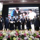 Ceremonia. Los estudiantes llegaron al auditorio Miguel Iturralde.