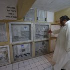 Cripta. En los bajos del Altar Mayor está la Cripta, donde reposan los restos de sacerdotes, monseñores. En la gráfica, el padre Francisco Sojos, rector de la Catedral de Guayaquil.
