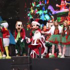 Los asistentes disfrutaron de shows artísticos como: el “Magical Holiday Celebration”, “Mickey’s Christmas Celebration” y “Sueño de Navidad”.