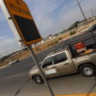 Vialidad. Uno de los fotorradares de la vía a Daule, en el noroeste de Guayaquil, ha sido blanco de quejas.