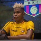 Segundo Portocarrero, quien se dio a conocer en 2014 en Emelec, espera ganarse a la afición de Barcelona.