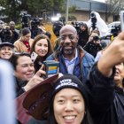 Imagen del el progresista Raphael Warnock. (Estados Unidos) EFE/EPA/JIM LO SCALZO