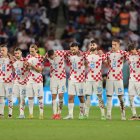 Al Wakrah (Qatar), 05/12/2022.- Team of Croatia during the penlty shoot out during the FIFA World Cup 2022 round of 16 soccer match between Japan and Croatia at Al Janoub Stadium in Al Wakrah, Qatar, 05 December 2022. (Mundial de Fútbol, Croacia, Japón, Catar) EFE/EPA/Friedemann Vogel