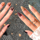 Manicura media luna regresa