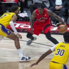 Pascal Siakam (c) fue un factor desequilibrante en el triundo de los Raptors.