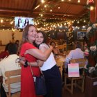 Norte. En Costanera Grill House fue la reunión de compañeros de trabajo de la empresa Evasa. En la foto la gerente de Evasa, Elsy Villacís (izquierda) y la contadora, Cynthia Barrera.