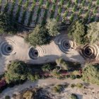 Fotografía aérea de los acueductos de Cantalloc en Nazca (Perú). La desértica tierra de Ica, en la costa sur de Perú, fue cuna de la cultura Nazca, cuyos pobladores llegaron a construir, hace más de mil años, kilómetros de acueductos subterráneos, que hoy el Estado peruano quiere volver a poner en valor.