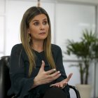 La ministra de la Mujer y Derechos Humanos, Paola Flores, habla en entrevista con Efe ayer, en Quito (Ecuador).