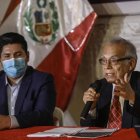 Anibal Torres es acusado de