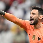 Hugo Lloris aporta seguridad y experiencia en la puerta del campeón del mundo.