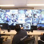 Dato. En la declaratoria de emergencia se indica que los guías penitenciarios portan radios troncalizadas inservibles.