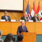 Cita. En el encuentro etsuvi también el embajador de Estados Unidos en Ecuador, Michael Fitzpatrick.