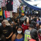 Comercio. Las típicas compras navideñas que se realizan en la Bahía.