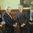 Varios senadores que apoyaron la ley, encabezados por Menéndez, se reunieron en octubre de 2022 con el presidente Guillermo Lasso.