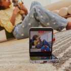 Galaxy Z Flip 4 en modo “Hands-free”.