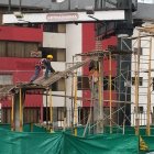 Ayuda. Estas obras se ejecutan en pro de la seguridad peatonal