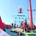 Una vista a la cubierta del buque oceanográfico ‘Hespérides’, en aguas chilenas, camino al sur.