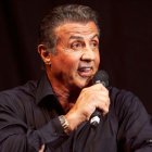 El actor de 76 años había pactado un tiempo establecido para compartir con sus fans. Y eso, al parecer, no se respetó.