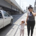 María de los Ángeles señala que son los niños los que más sufren por el ruido, al no poder descansar como se debe.