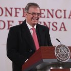 El secretario de Relaciones Exteriores de México (SRE), Marcelo Ebrard, habla del tema. EFE /