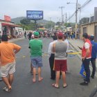 En plena caminata fue sorprendido por sujetos en moto. Ocurrió en una zona dinámica de la capital manabita.